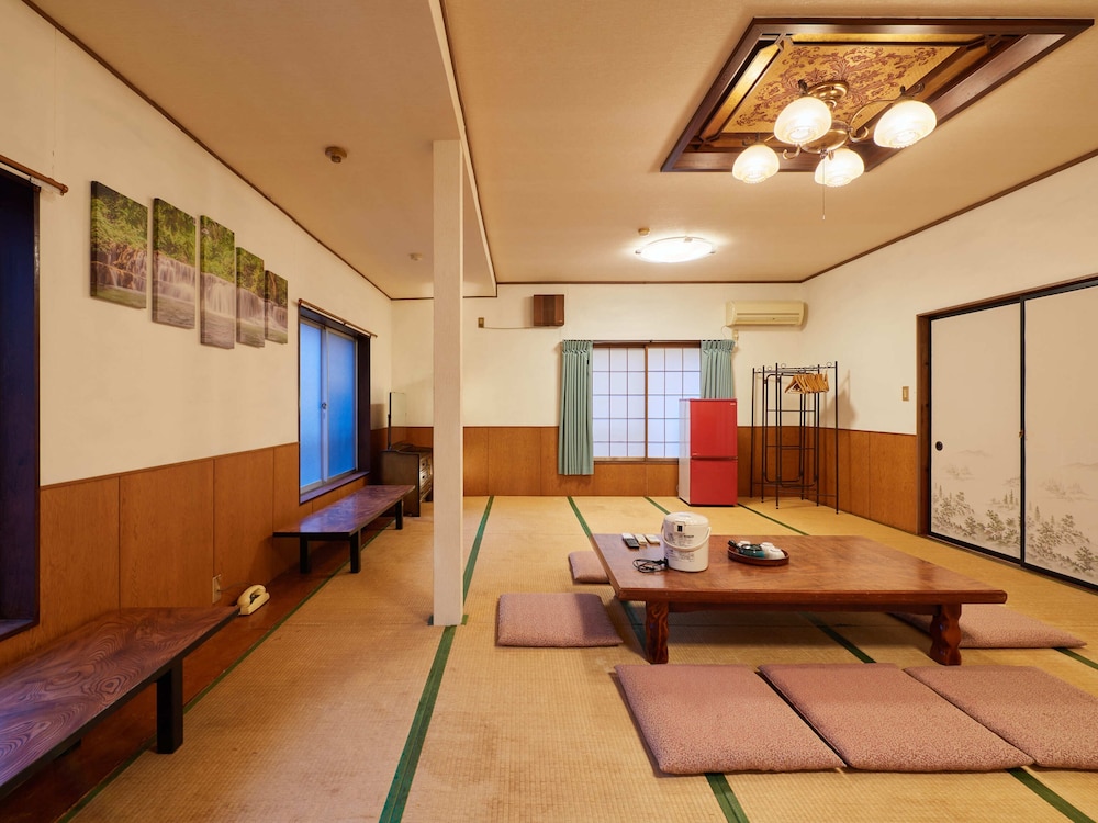 [和室] 1~8名様 喫煙 | ハヤマ荘