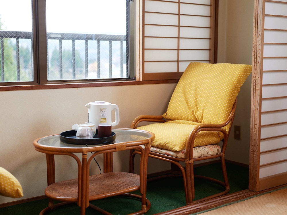 [和室] 1~4名様 (トイレ付) 禁煙 客室3 | ハヤマ荘