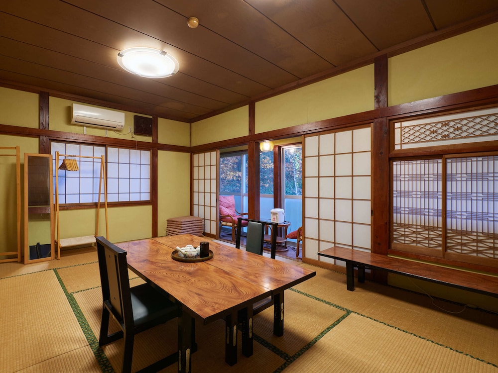 [和室] 1~5名様 喫煙 客室1 | ハヤマ荘