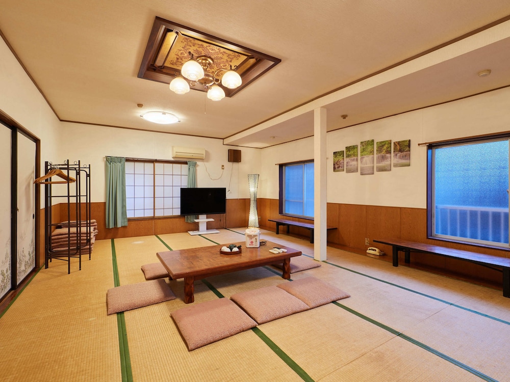 [和室] 1~8名様 喫煙 客室1 | ハヤマ荘