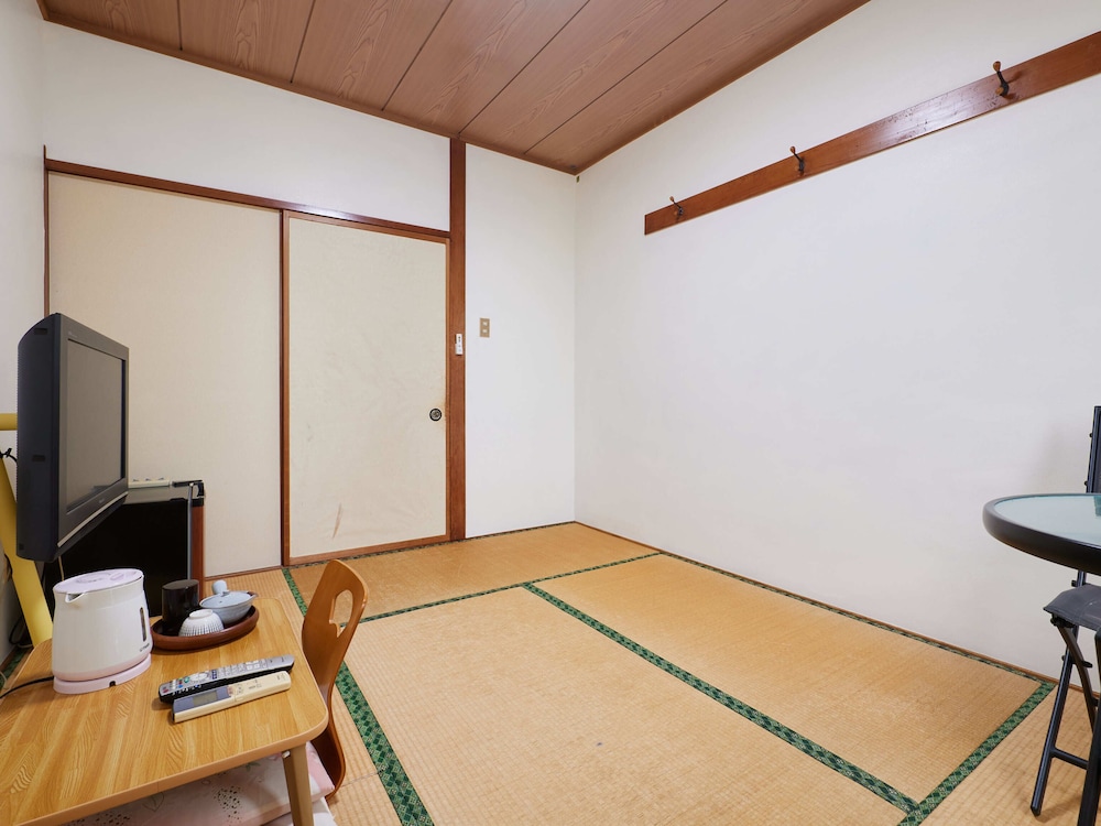 [和室] 1~2名様 (トイレ付) 喫煙 客室1 | ハヤマ荘
