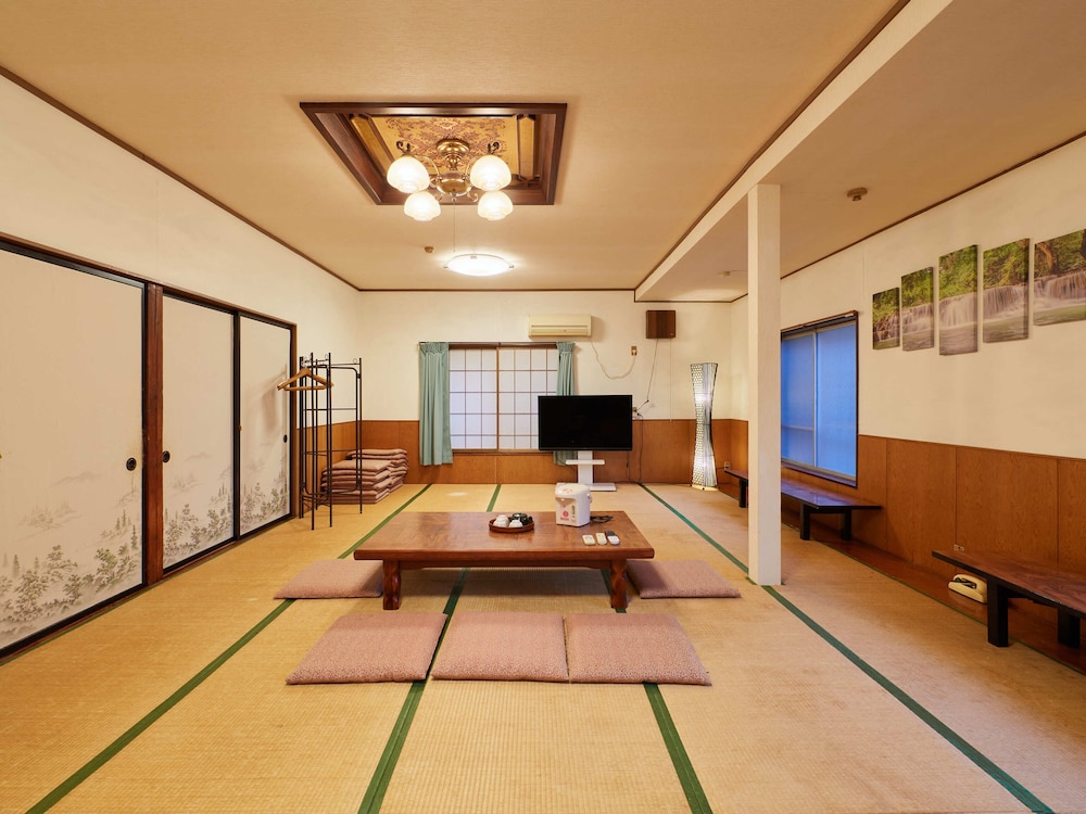 [和室] 1~8名様 喫煙 客室4 | ハヤマ荘