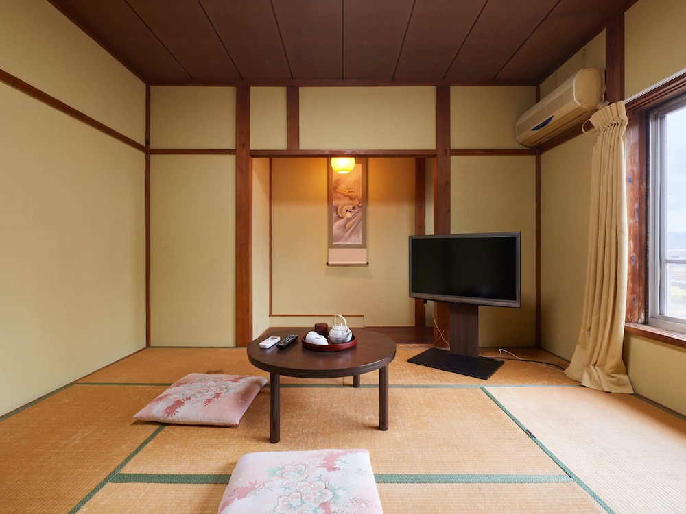 [和室] 1~4名様 喫煙 客室1 | ハヤマ荘