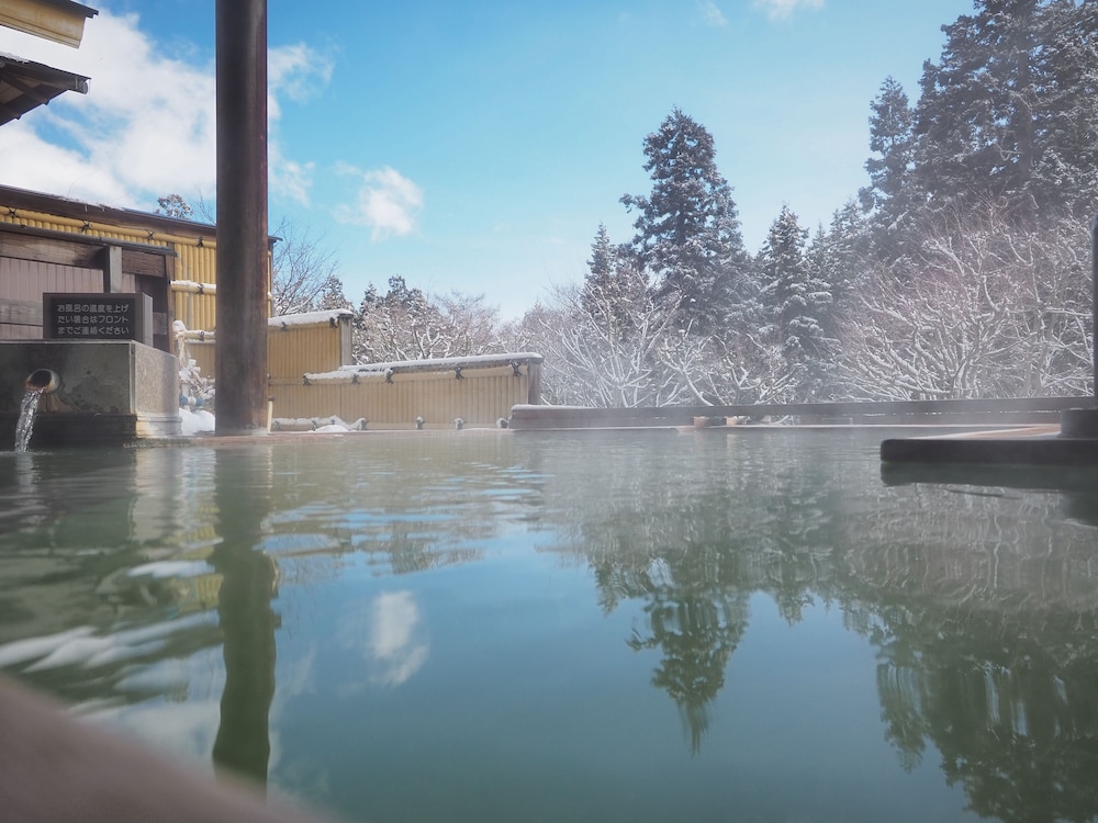 スタンダード スイート 禁煙 ガーデンビュー 客室1 | 猪苗代磐梯山麓温泉　静楓亭