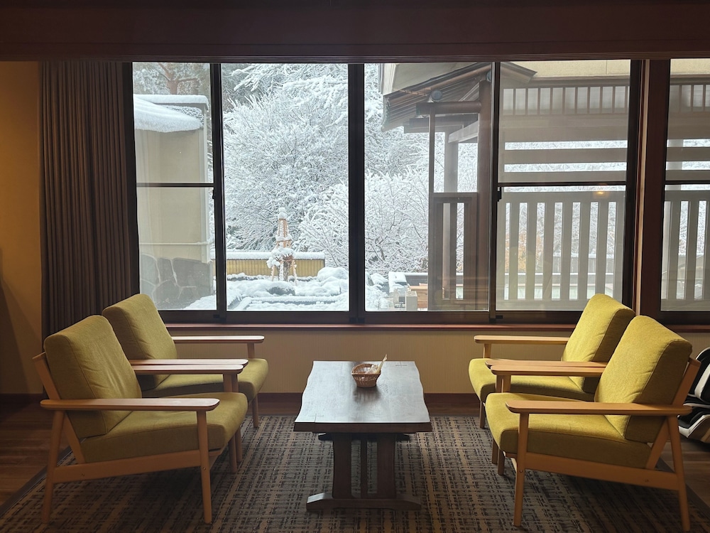 スタンダード スイート 禁煙 ガーデンビュー 客室8 | 猪苗代磐梯山麓温泉　静楓亭