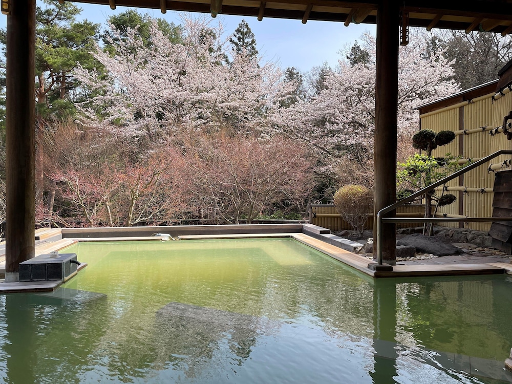 スタンダード スイート 禁煙 ガーデンビュー バスルーム1 | 猪苗代磐梯山麓温泉　静楓亭