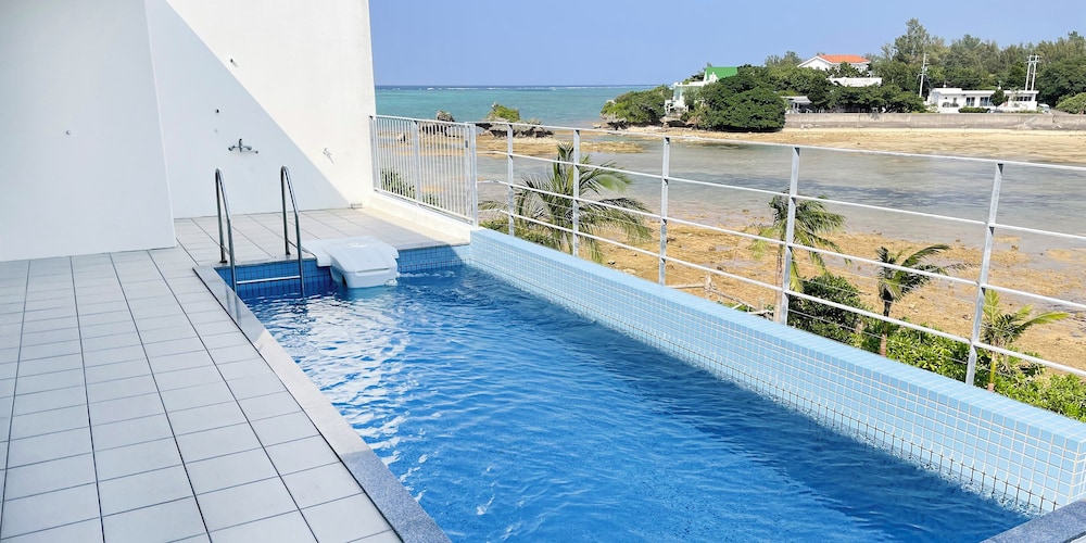 デラックス ルーム プライベートプール7 | ブルーシャローズ恩納村リゾート