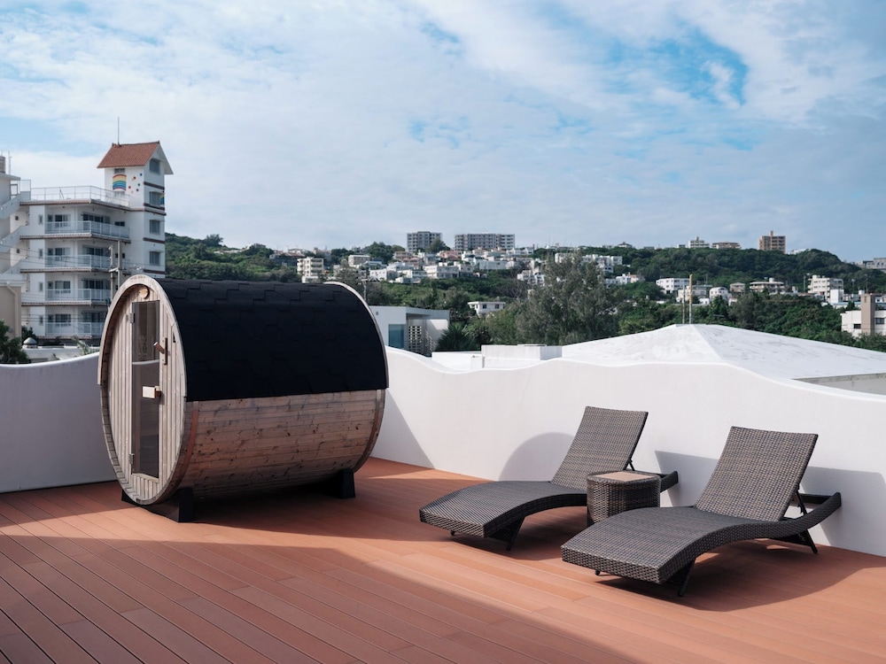 デラックス ルーム テラス / パティオ0 | ブルーシャローズ恩納村リゾート