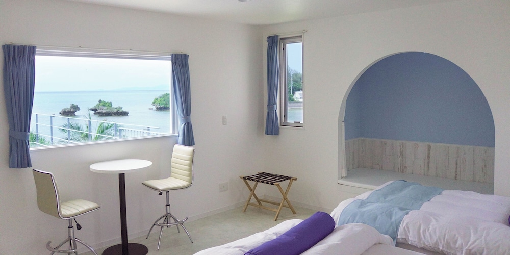 デラックス ルーム | ブルーシャローズ恩納村リゾート