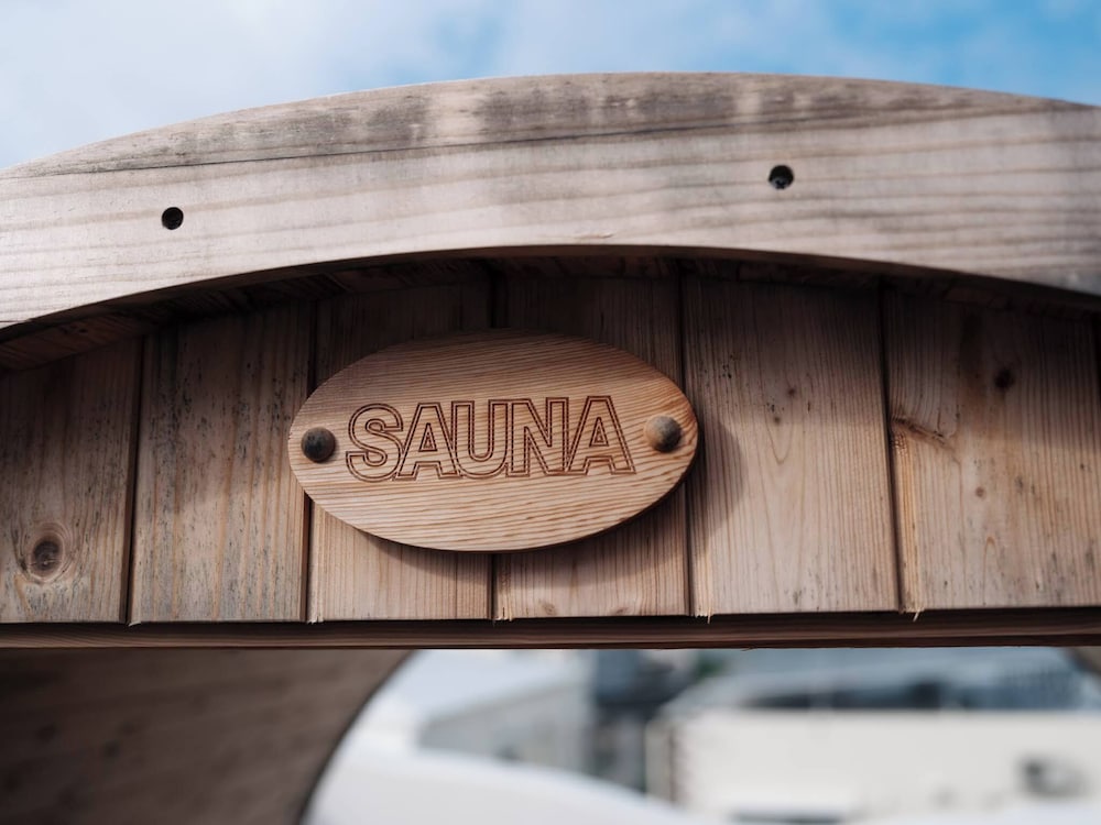 デラックス ルーム 客室17 | ブルーシャローズ恩納村リゾート