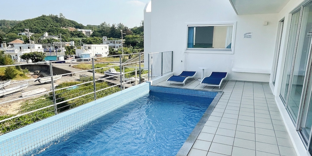 デラックス ルーム プライベートプール6 | ブルーシャローズ恩納村リゾート