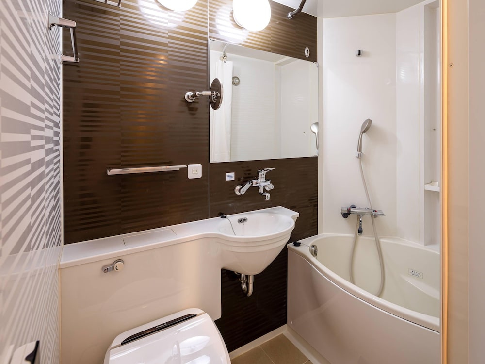 スタンダード ルーム クイーンベッド 1 台 禁煙 バスルーム0 | コンフォートイン名古屋栄駅前