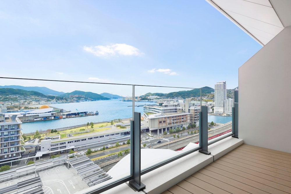 プレミアム ルーム キングベッド 1 台 禁煙 ハーバービュー (Balcony) 客室2 | 長崎マリオットホテル