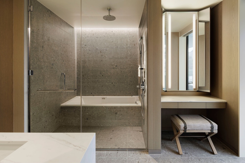 クラブ スイート キングベッド 1 台 シティビュー 客室2 | 長崎マリオットホテル