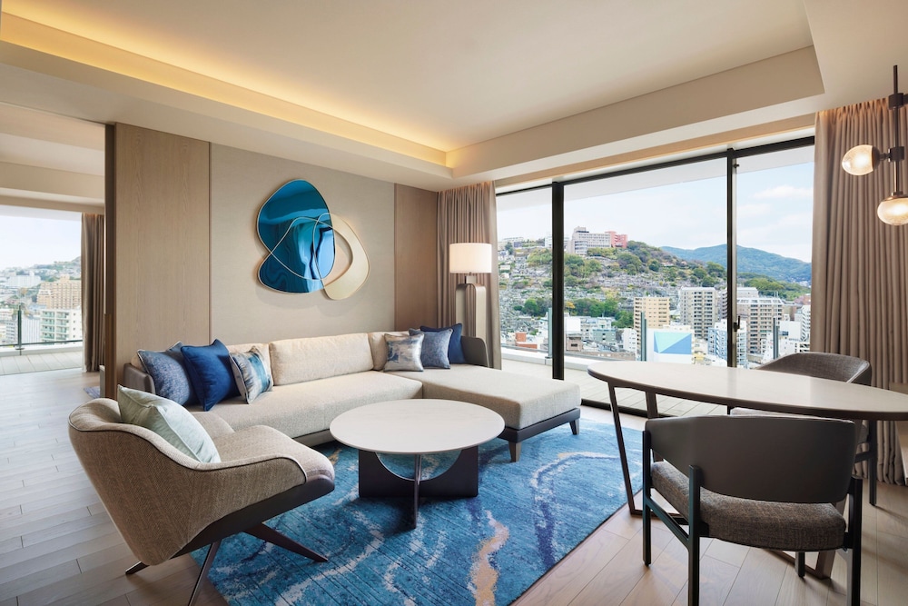 クラブ スイート キングベッド 1 台 シティビュー 客室3 | 長崎マリオットホテル