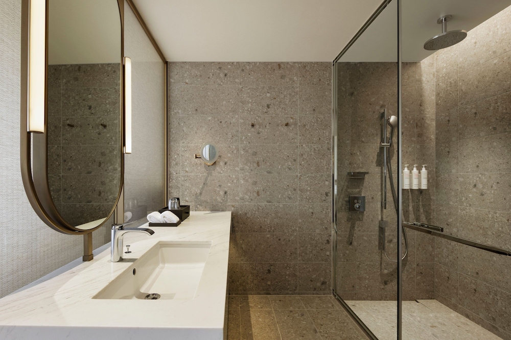 スタンダード ルーム ダブルベッド 2 台 シティビュー バスルーム0 | 長崎マリオットホテル