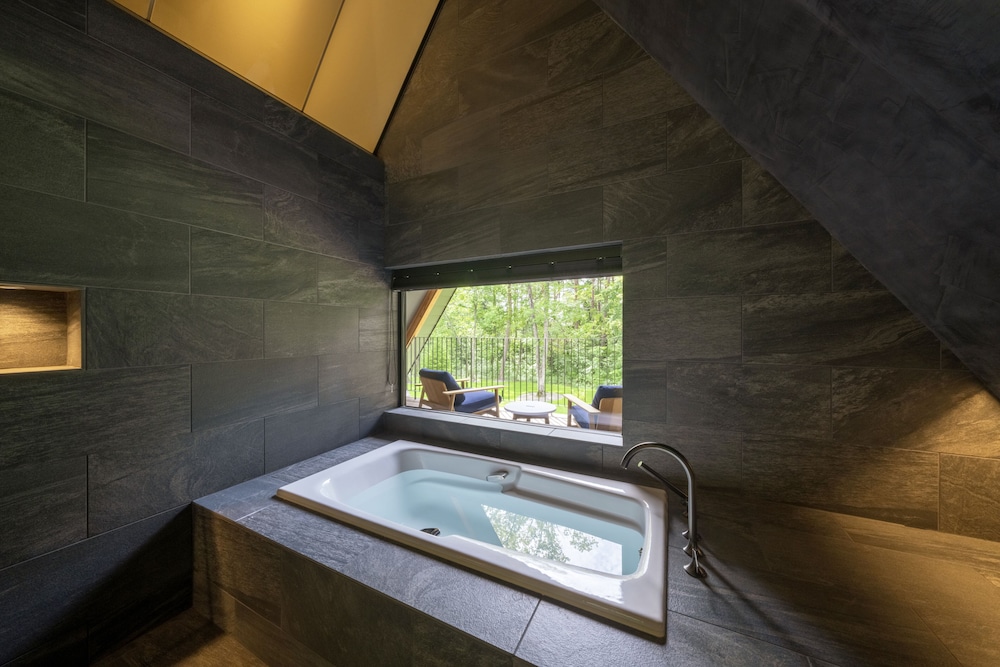 ラグジュアリー コンドミニアム バスルーム0 | KANOLLY resorts HAKUBA