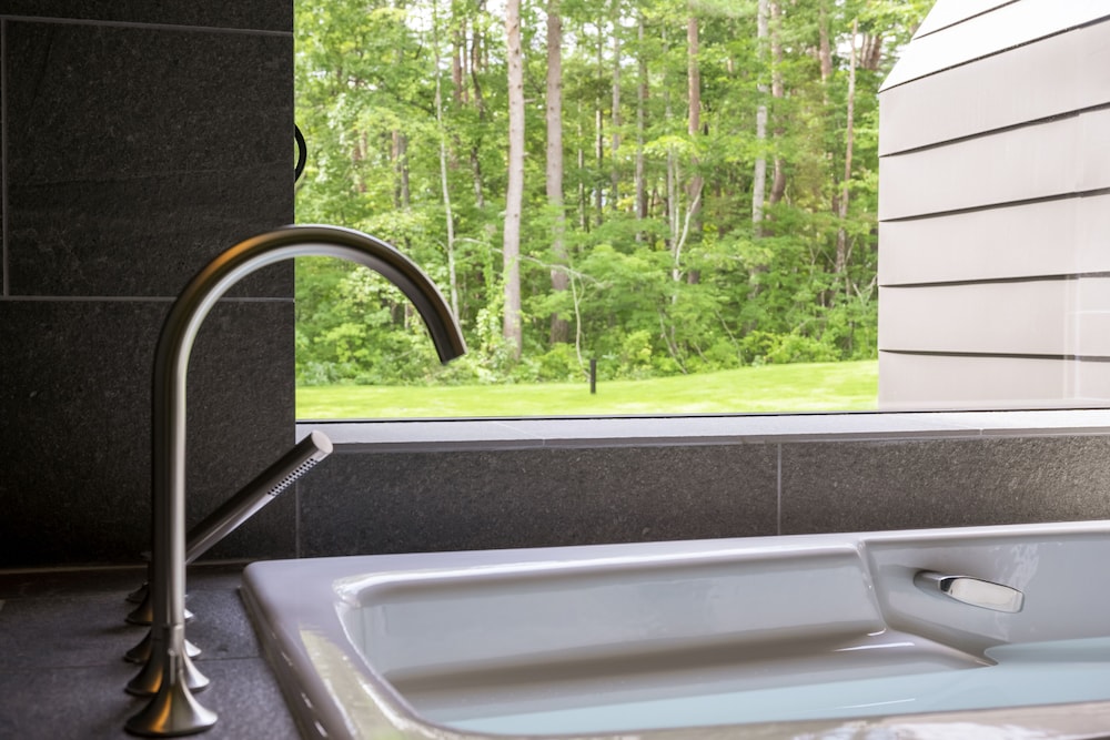 ラグジュアリー コンドミニアム バスルーム6 | KANOLLY resorts HAKUBA