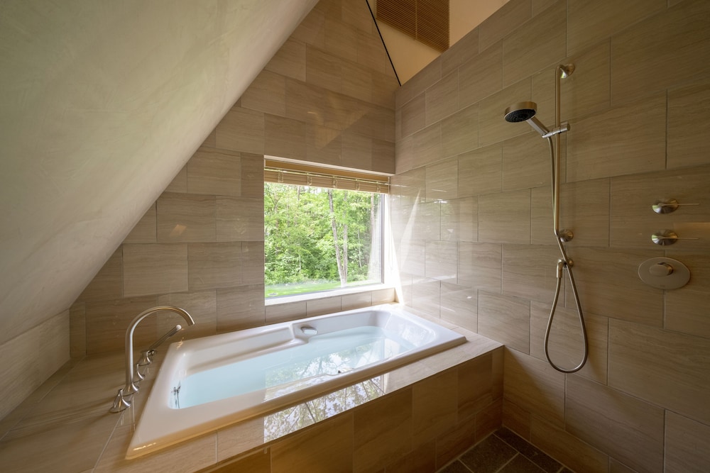 ラグジュアリー コンドミニアム バスルーム3 | KANOLLY resorts HAKUBA