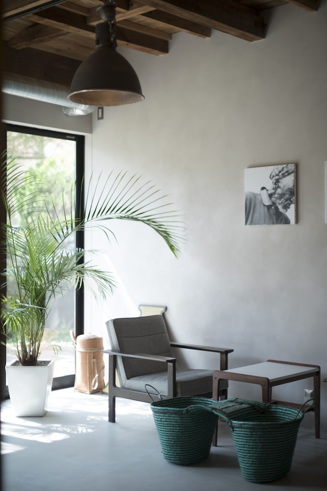 コンフォート ツインルーム リビング エリア1 | アミーゴハウス