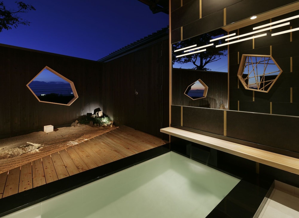 パーシャル オーシャン露天風呂付き離れ客室 禁煙 風乃音 -kazenone- バスルーム0 | 間人温泉 炭平