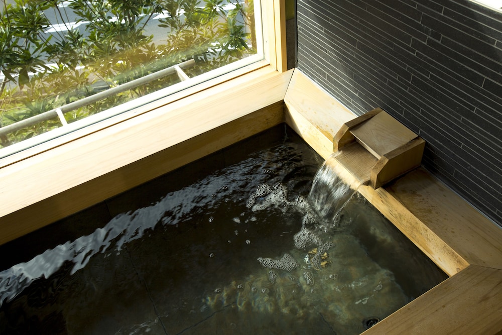 オーシャンビュー温泉付き離れ 禁煙 季音庵 -kinean- バスルーム0 | 間人温泉 炭平