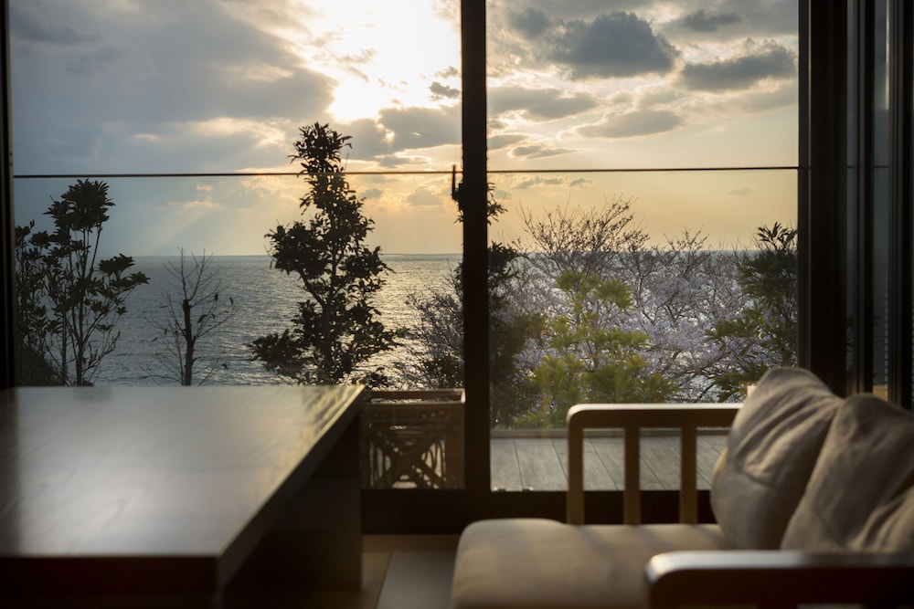 オーシャンビュー温泉付き離れ 禁煙 季音庵 -kinean- | 間人温泉 炭平