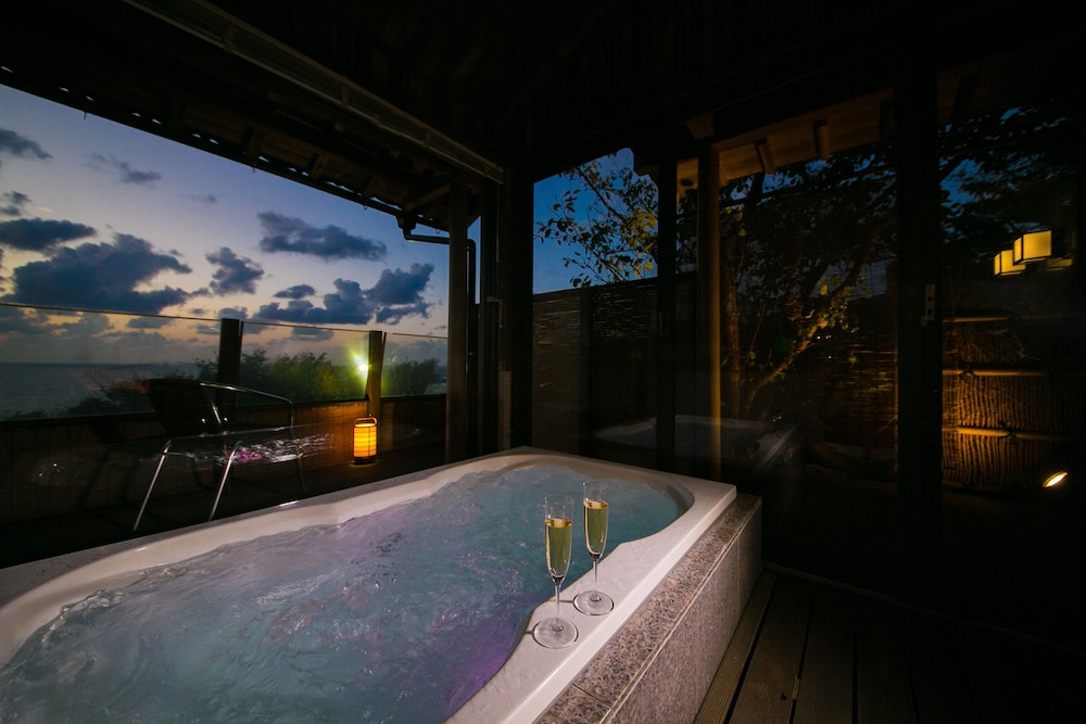 オーシャンパノラマビュー離れ客室 禁煙 海鈴 -kairin- バスルーム0 | 間人温泉 炭平