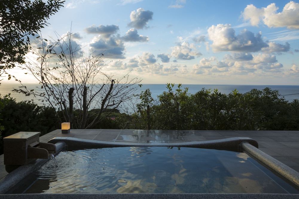 オーシャンパノラマビュー露天風呂付き離れ特別室 禁煙 光芒峰 -koubouhou- バスルーム0 | 間人温泉 炭平