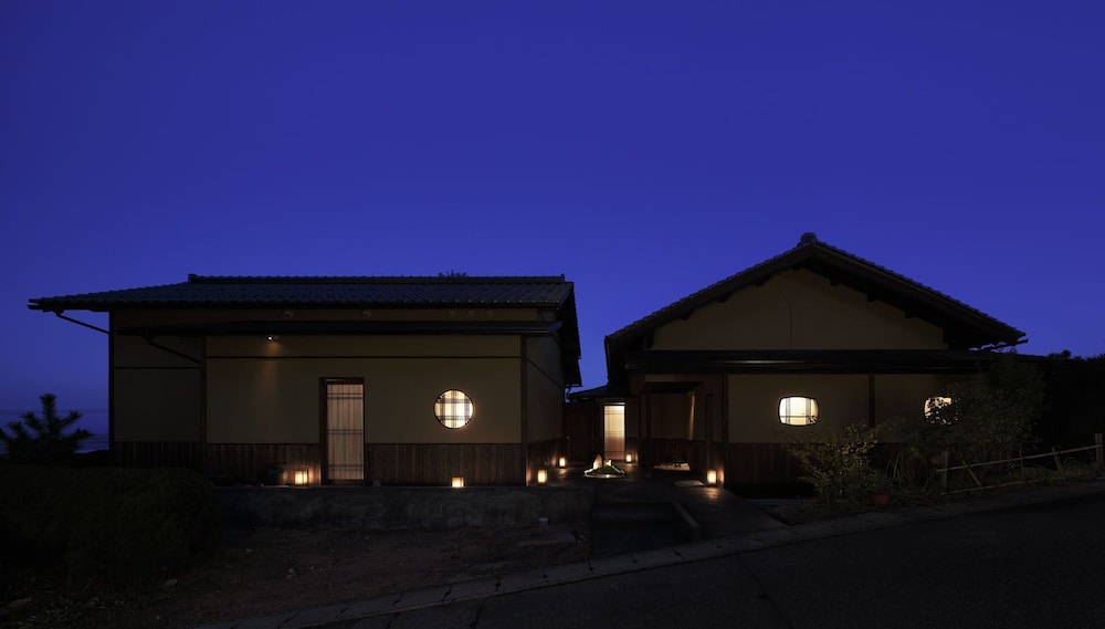 パーシャル オーシャン露天風呂付き離れ客室 禁煙 風乃音 -kazenone- 客室1 | 間人温泉 炭平