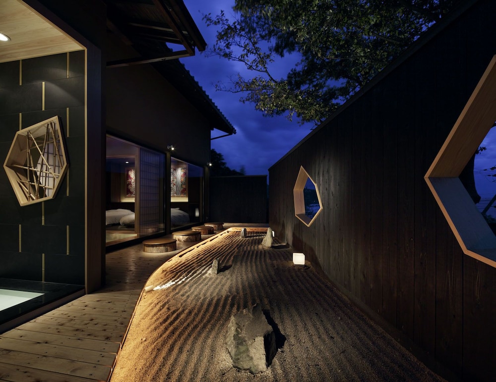 パーシャル オーシャン露天風呂付き離れ客室 禁煙 風乃音 -kazenone- バルコニーからの眺望1 | 間人温泉 炭平