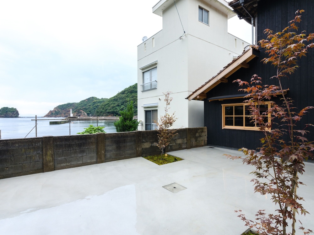 釜屋 「潮風 」−KAMAYA Shiokaze−（はなれ1棟・テラス併設）＜2名定員＞ 禁煙 客室6 | RITA 出雲鷺浦