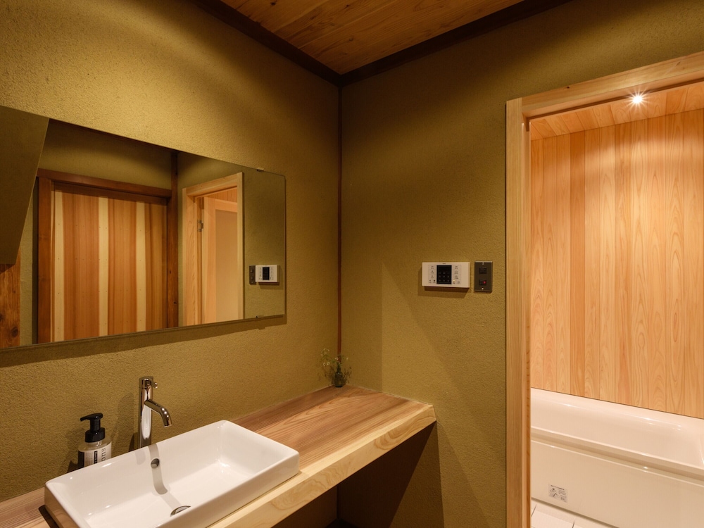 釜屋 「潮風 」−KAMAYA Shiokaze−（はなれ1棟・テラス併設）＜2名定員＞ 禁煙 バスルーム0 | RITA 出雲鷺浦