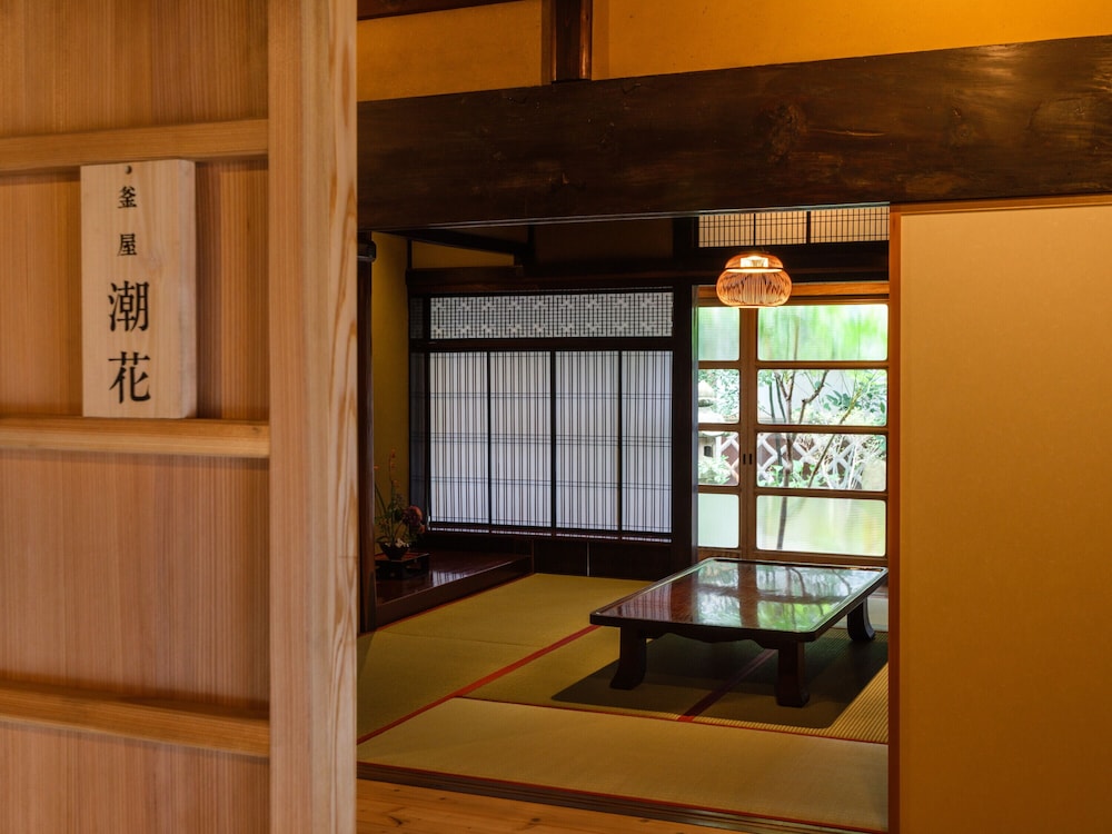 釜屋 「潮花 」－KAMAYA Shiobana－＜4名定員＞ 禁煙 客室1 | RITA 出雲鷺浦