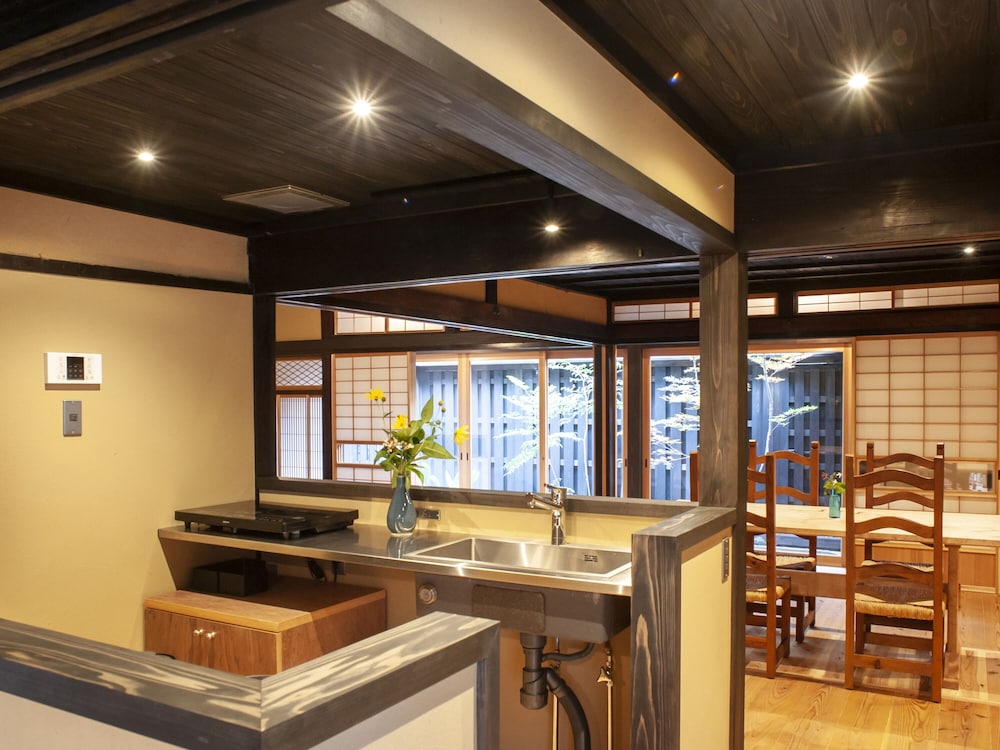 濱古屋 「左舷」－HAMAKOYA Sagen－（はなれ1棟・2ベッドルームあり）＜6名定員＞ 禁煙 客室8 | RITA 出雲鷺浦