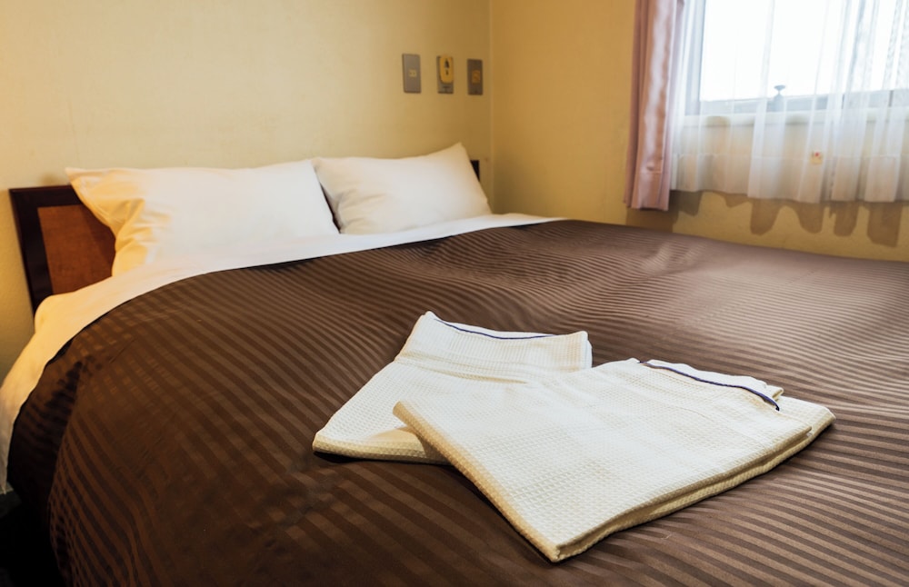 ダブルルーム 喫煙可 客室1 | 宇佐ホテルリバーサイド