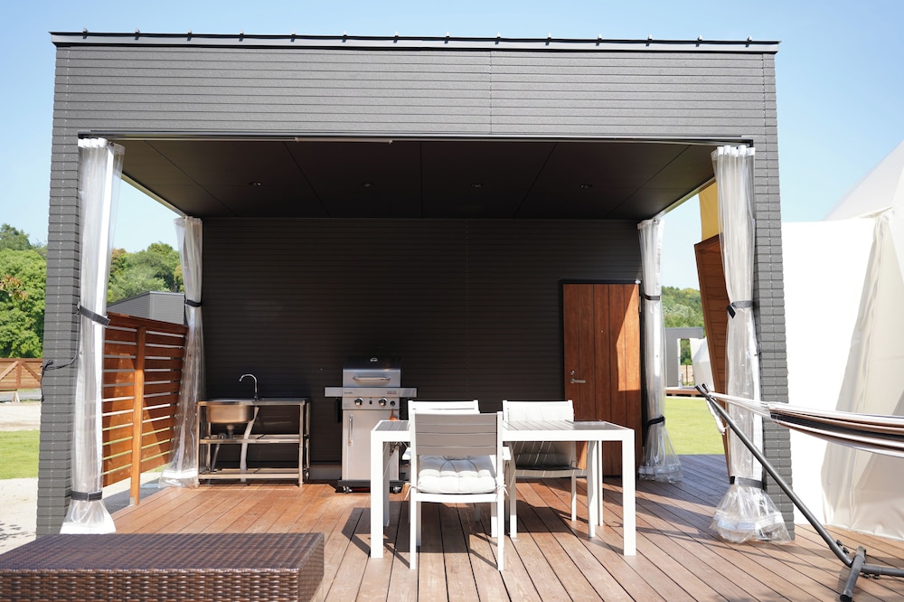 ラグジュアリー テント 1 ベッドルーム 禁煙 冷蔵庫 客室1 | レドンド秋吉台