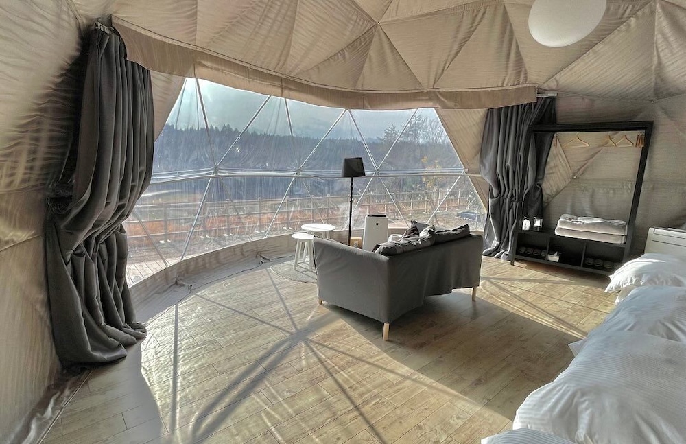 ラグジュアリー テント 1 ベッドルーム 禁煙 冷蔵庫 | レドンド秋吉台