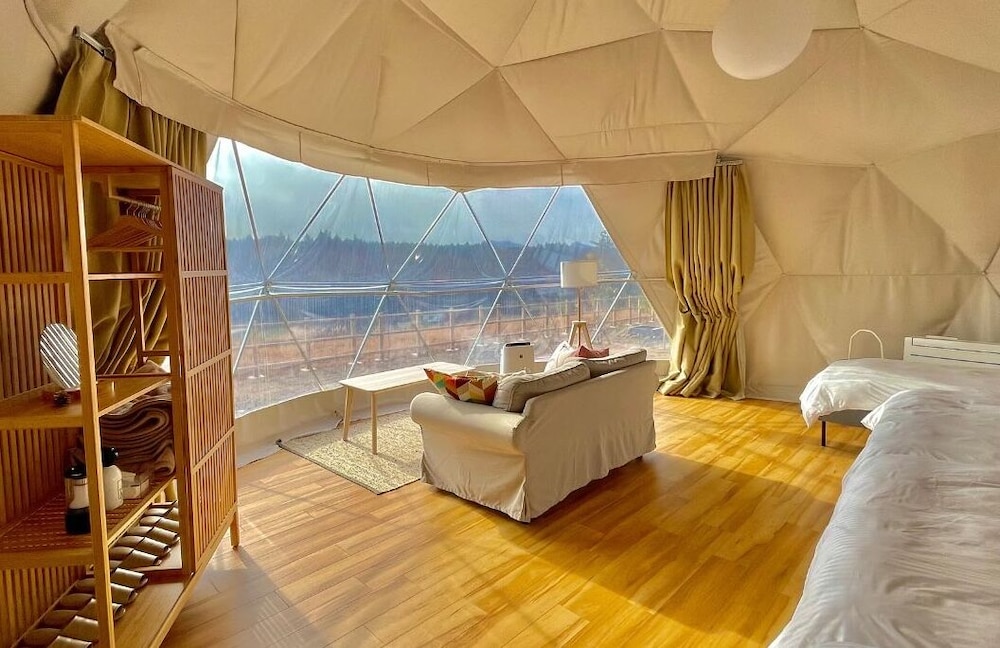 ラグジュアリー テント 1 ベッドルーム 禁煙 冷蔵庫 客室1 | レドンド秋吉台