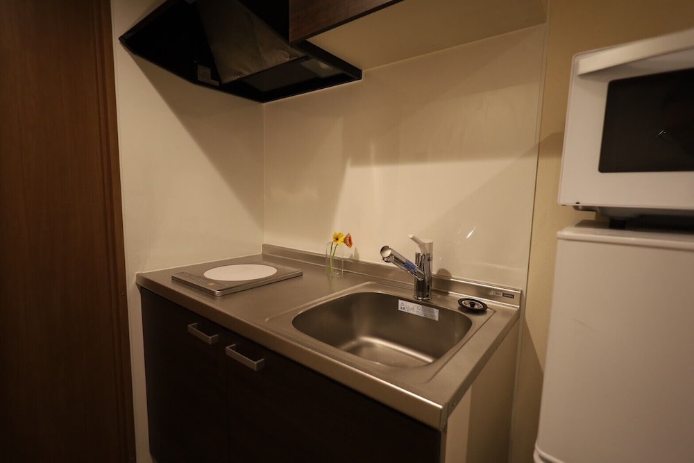 ベーシック ツインルーム 専用キッチン5 | Hotel the Point 清水五条