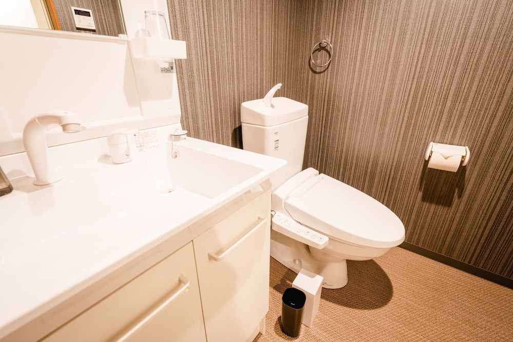 ベーシック ツインルーム バスルーム0 | Hotel the Point 清水五条