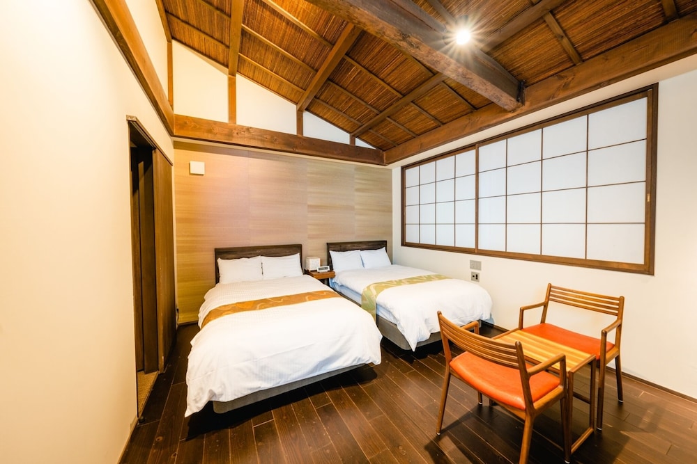 クラシック ツインルーム ベッド (複数台) 禁煙 専用バスルーム | 楽々庵