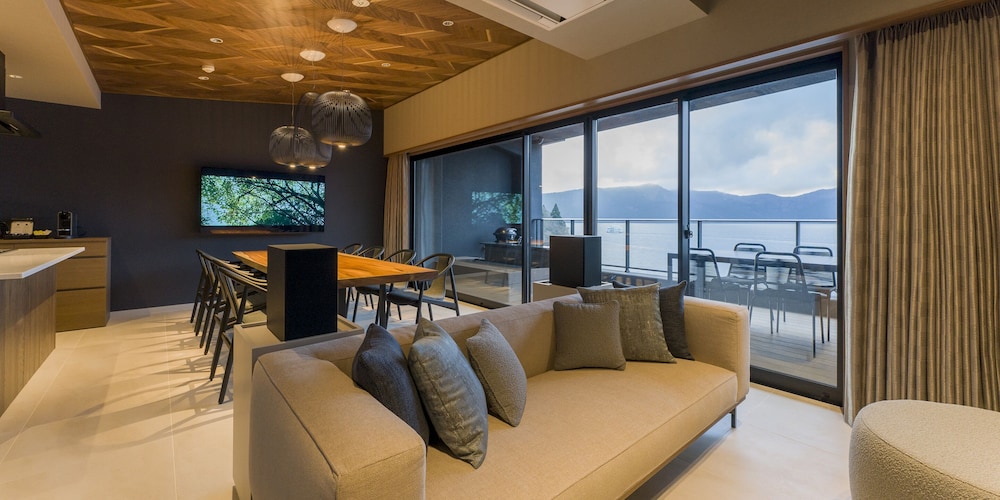 Rakuten STAY FUJIMI TERRACE 箱根芦ノ湖 (ドッグフレンドリー) スイート/10名定員 禁煙 リビング エリア0 | Rakuten STAY FUJIMI TERRACE 箱根芦ノ湖　