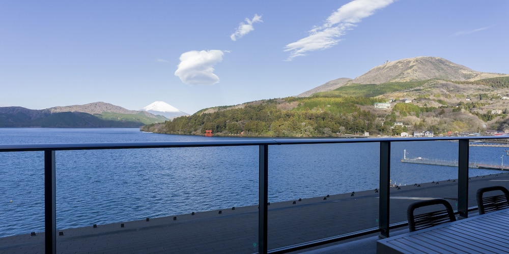 2ダブルベッド+ソファ/ ペット不可 5名定員 禁煙 テラス / パティオ0 | Rakuten STAY FUJIMI TERRACE 箱根芦ノ湖　