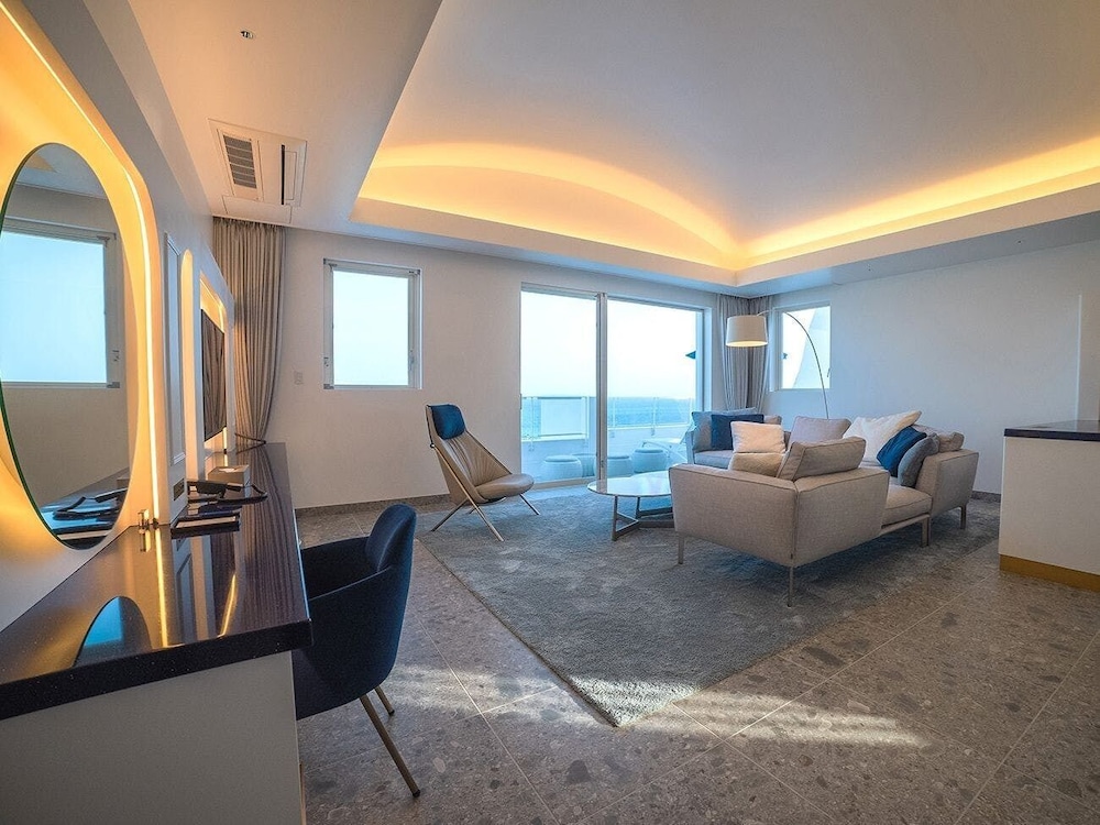 ロイヤル スイートA 禁煙 ジェットバス 客室1 | サントリーニ　HOTEL&VILLAS　宮古島