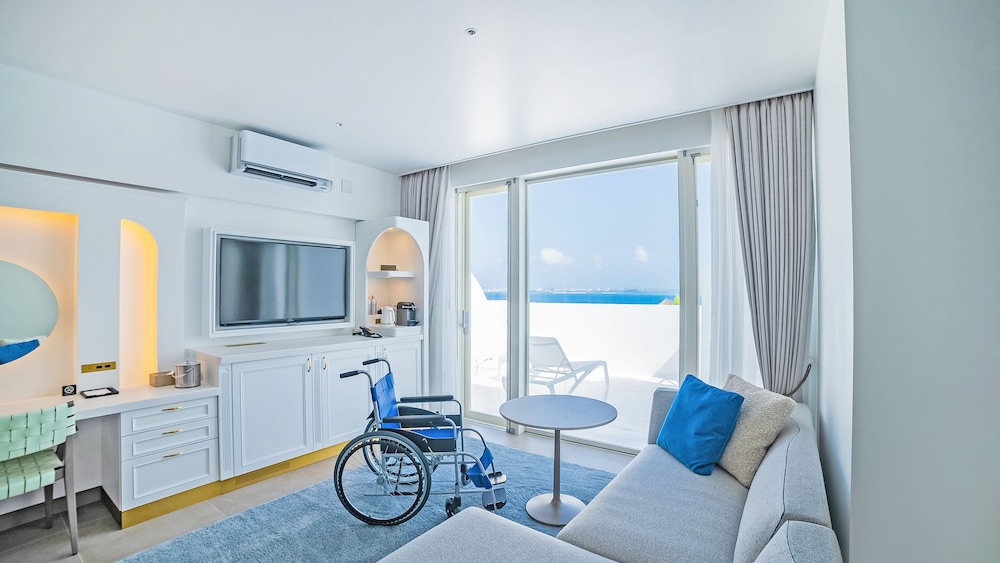 デラックス ルーム バリアフリー 禁煙 | サントリーニ　HOTEL&VILLAS　宮古島