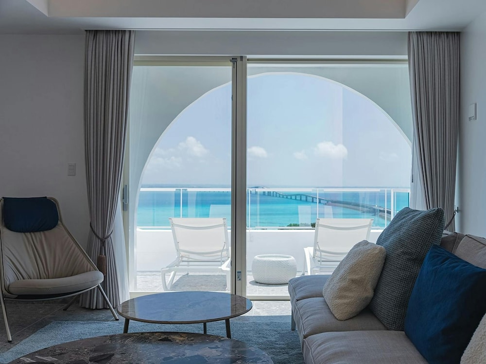 ロイヤル スイートA 禁煙 客室4 | サントリーニ HOTEL&VILLAS 宮古島