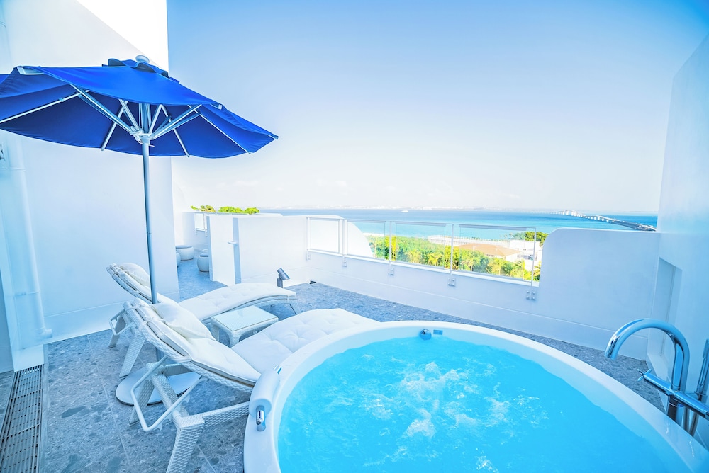 ロイヤル スイートA 禁煙 ジェットバス バスルーム0 | サントリーニ　HOTEL&VILLAS　宮古島