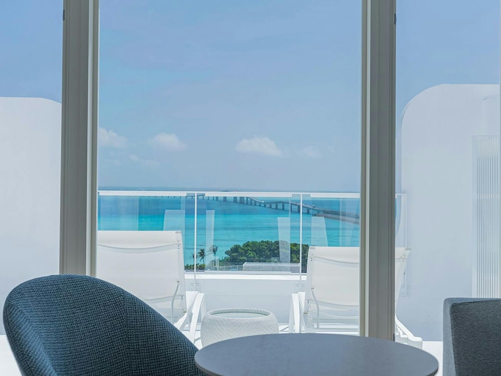デラックス ルーム 禁煙 客室5 | サントリーニ HOTEL&VILLAS 宮古島