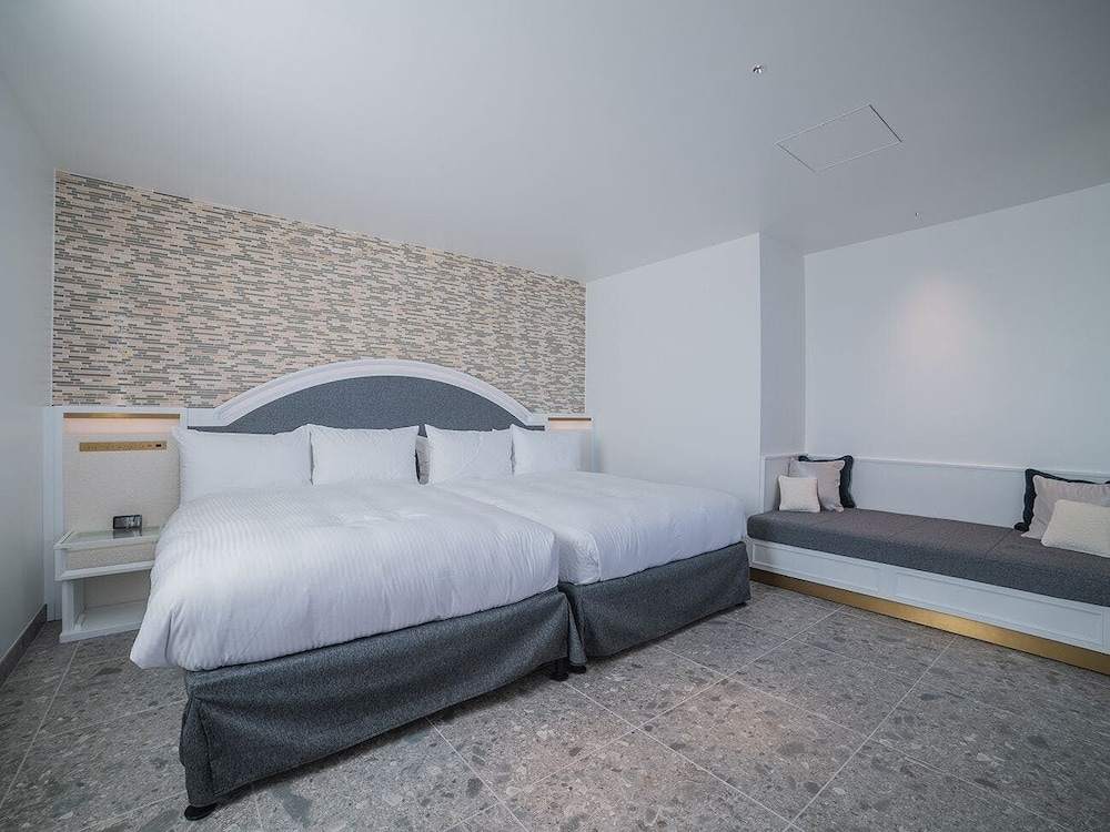 ロイヤル スイートA 禁煙 ジェットバス 客室3 | サントリーニ　HOTEL&VILLAS　宮古島